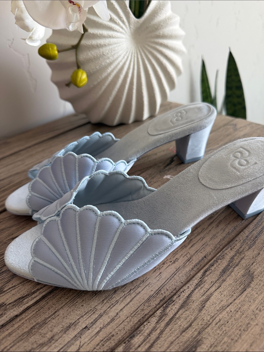 Reformation Light Blue Scalloped Shell-Detail Mule Heels - Picture 7 of 7